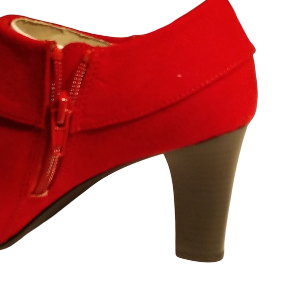 Aubrey Lynn Red Or Black Suede Booties, New In Box, 3" Block Heel, Zipper/Buckle - Picture 10 of 15